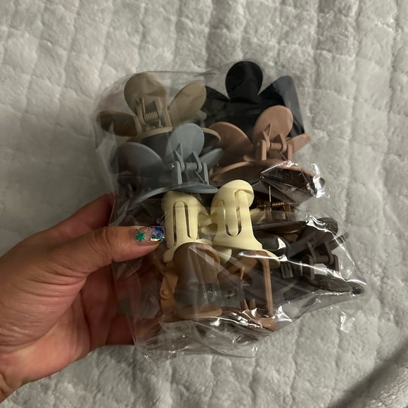 8pcs Matte Color Flower Hair Claw Clip - Picture 5 of 7